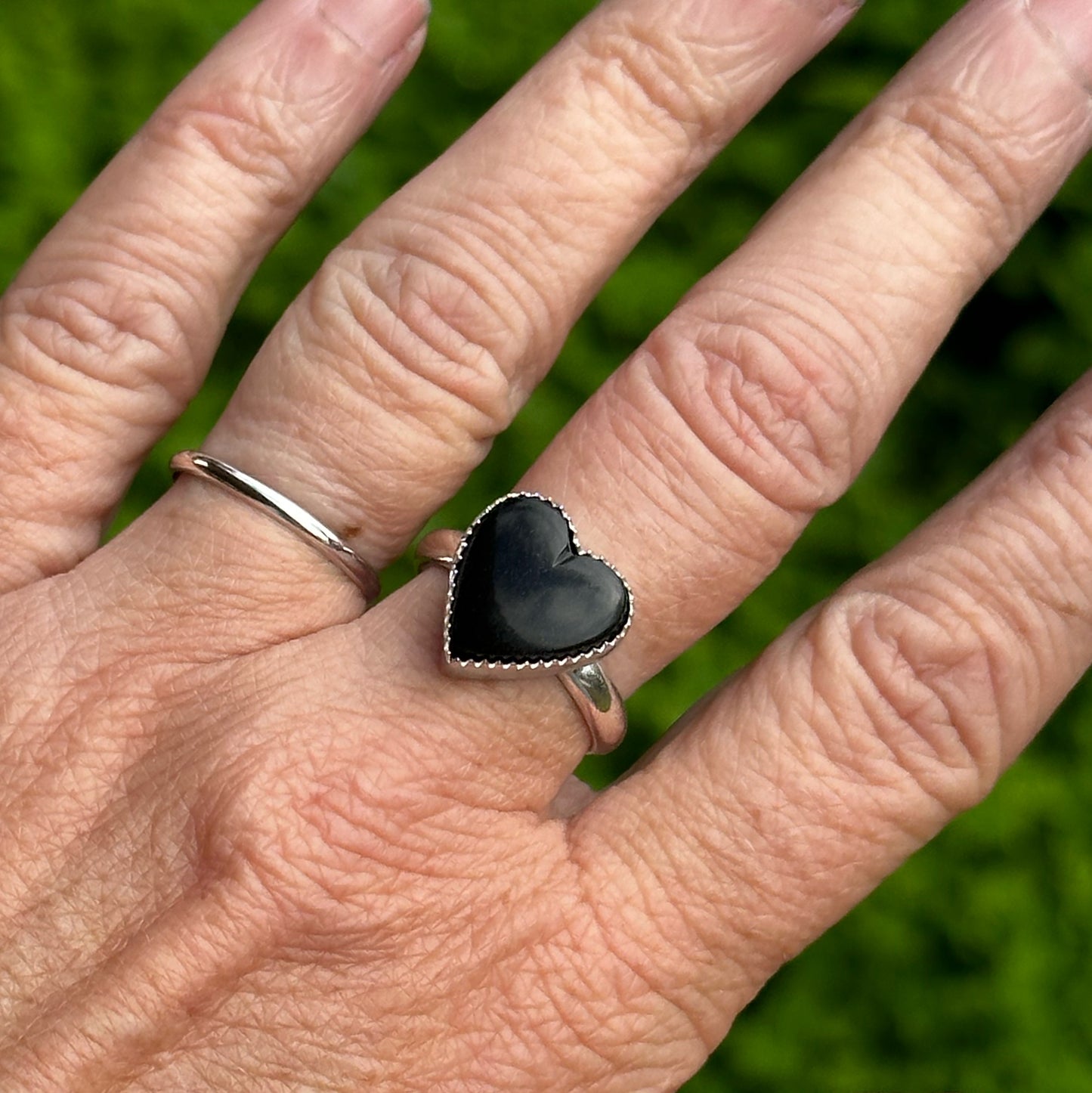Medium Band Jet Heartbreaker Ring, size 7